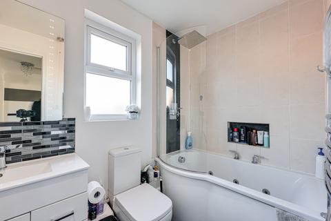 2 Caversham Avenue, Shoeburyness, Southend-on-sea, SS3 8TY