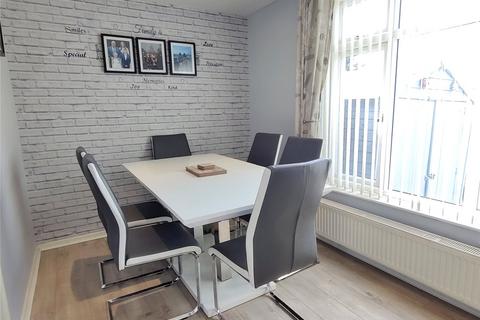 7 Burns Close, Oldham, OL1 4RE