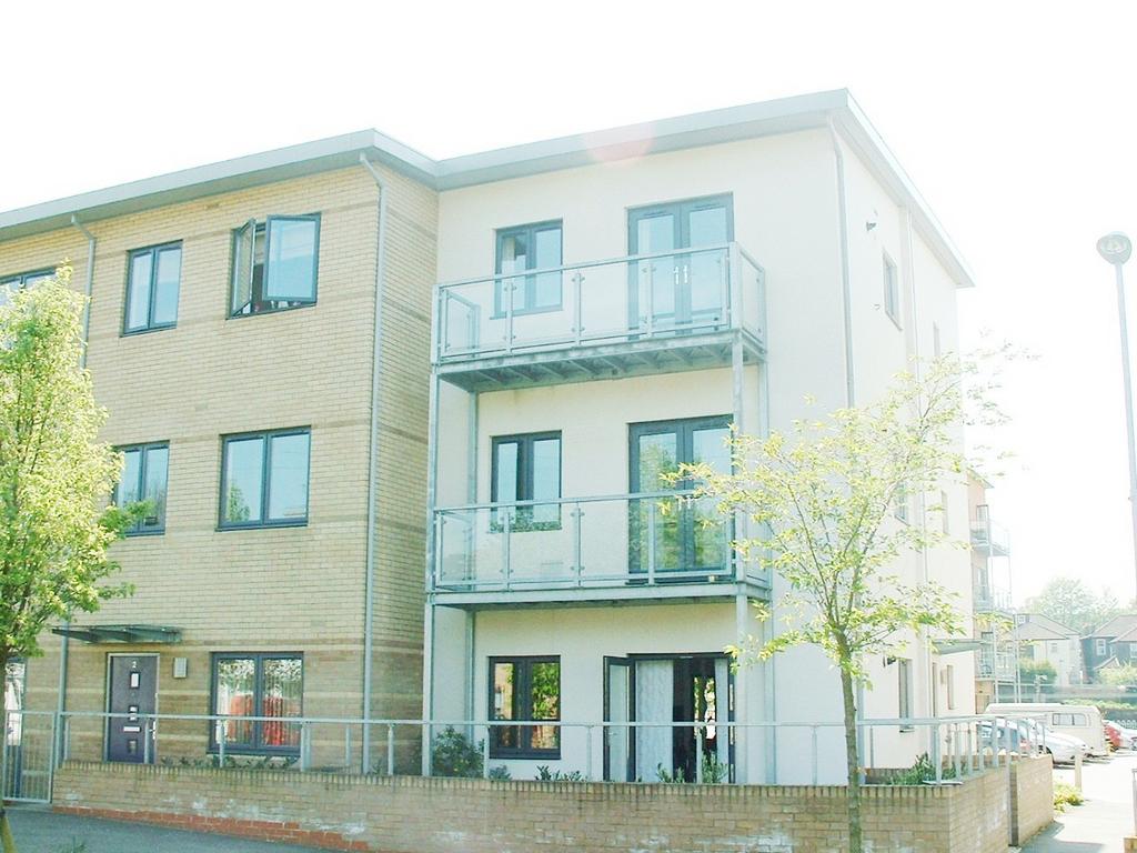 Rollason Way, Brentwood CM14 2 bed ground floor flat to rent £1,350