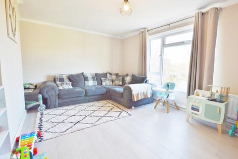Flat B, 14 Anchor Close, Bournemouth, BH11 9HY