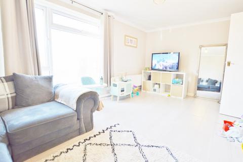 Flat B, 14 Anchor Close, Bournemouth, BH11 9HY