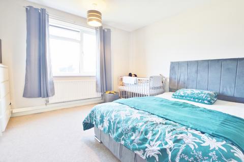 Flat B, 14 Anchor Close, Bournemouth, BH11 9HY