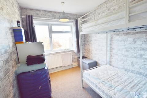 Flat B, 14 Anchor Close, Bournemouth, BH11 9HY