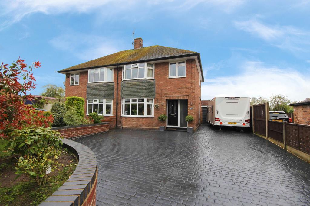Northwich Road, Weaverham, CW8 3 bed semidetached house £300,000