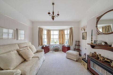 83 Cardinal Avenue, Kingston Upon Thames, KT2 5RZ