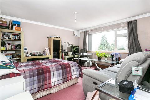 1 bedroom apartment for sale, Thurlestone Parade, High Street, Shepperton, Surrey, TW17