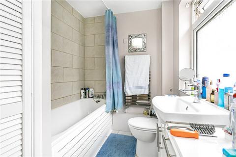 1 bedroom apartment for sale, Thurlestone Parade, High Street, Shepperton, Surrey, TW17