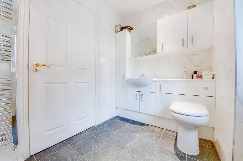 En-Suite 1