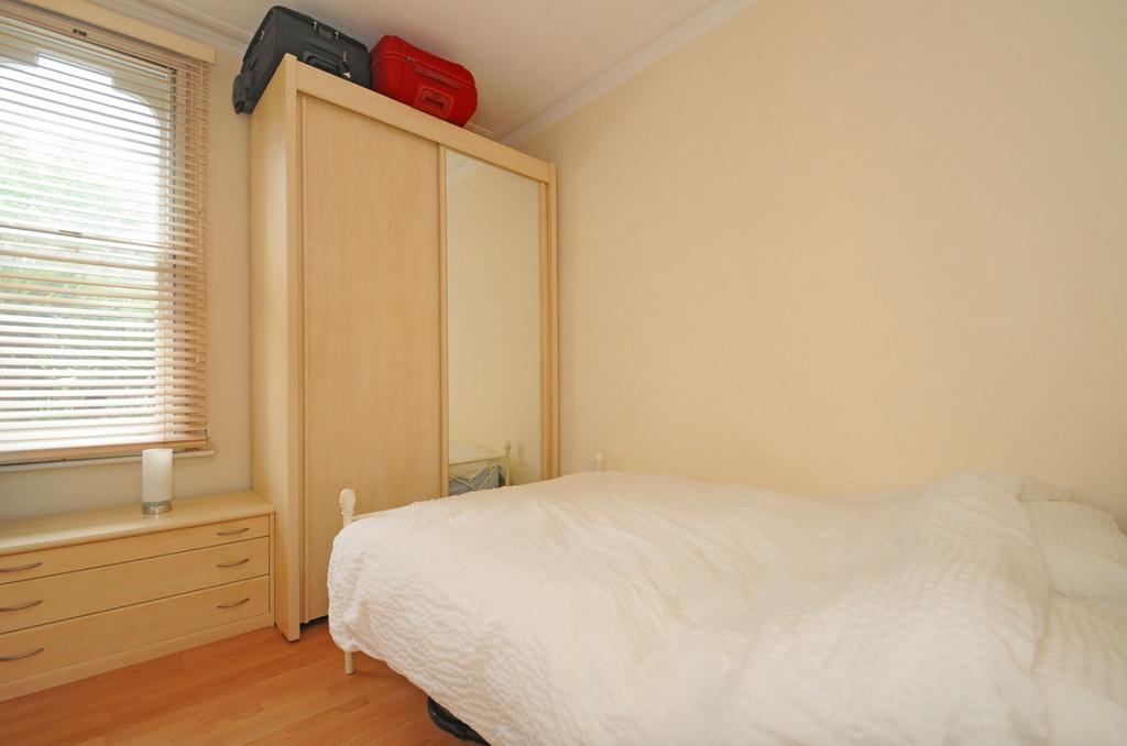 Master bed1
