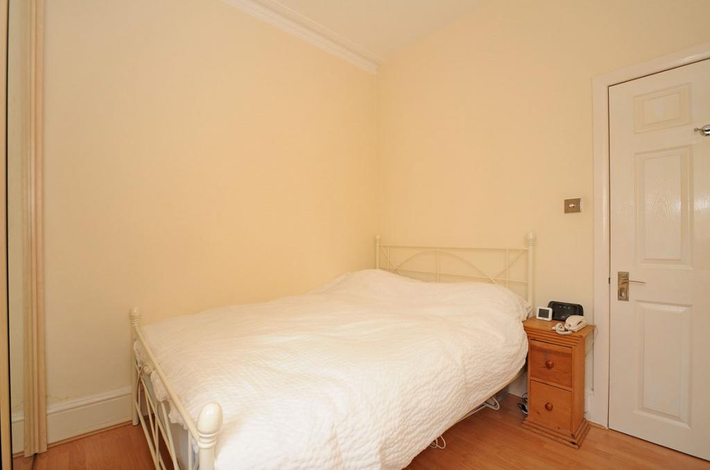 Master bed2