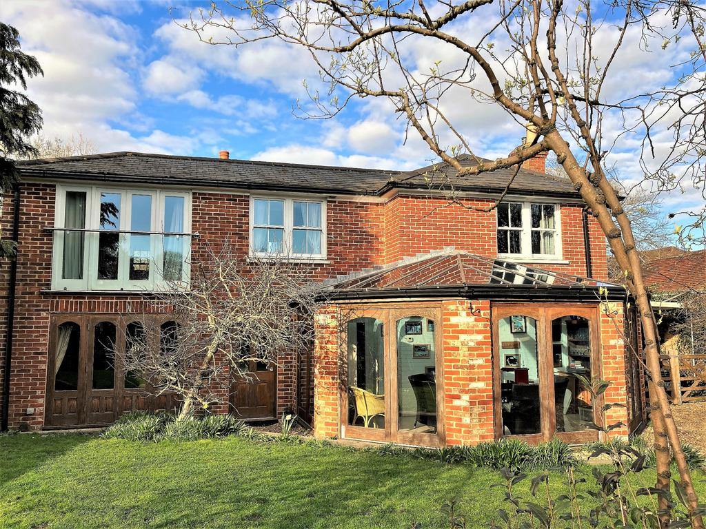 Botley, Southampton 4 bed detached house for sale £700,000