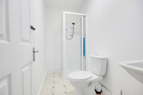7 Oxford Close, London, N9 0NB