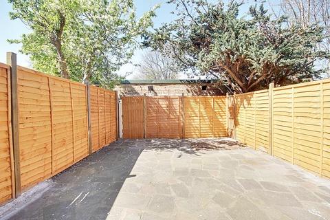 7 Oxford Close, London, N9 0NB