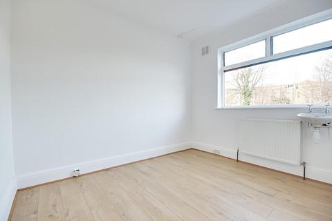 7 Oxford Close, London, N9 0NB
