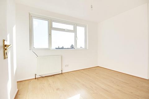 7 Oxford Close, London, N9 0NB