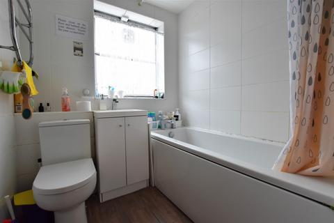 10 Marlowe Gardens, Eltham, London, SE9 1AB