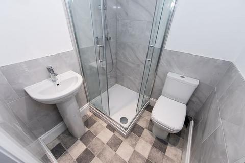 13 Burchett Place, Leeds, LS6 2LN