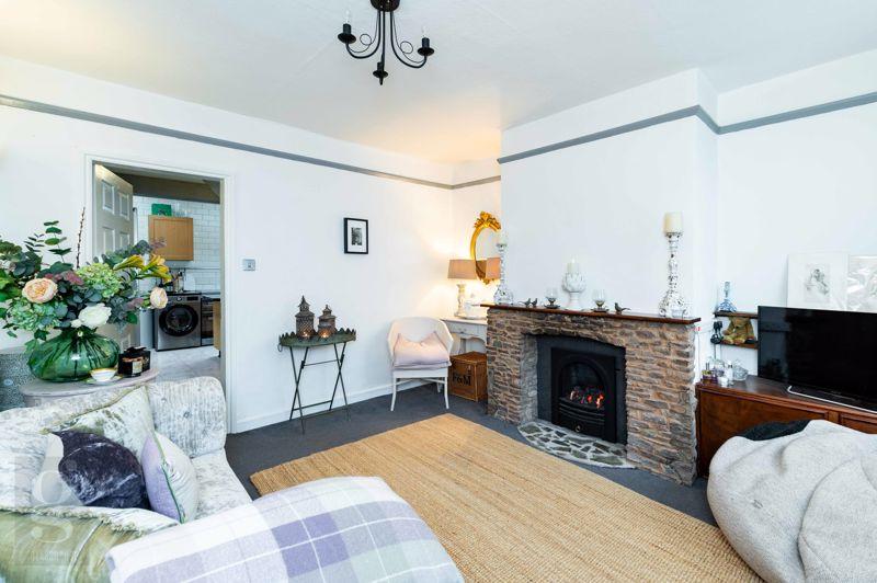 Bridge Street, Leominster, Herefordshire, HR6 8DZ 2 bed terraced house