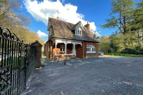 3 bedroom lodge to rent, Burtons Lane, Chalfont St. Giles, HP8 4AE