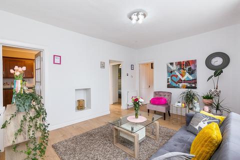 1/4 Restalrig Circus, Edinburgh, EH7 6HJ