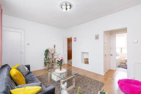 1/4 Restalrig Circus, Edinburgh, EH7 6HJ