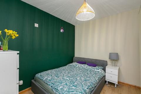 1/4 Restalrig Circus, Edinburgh, EH7 6HJ
