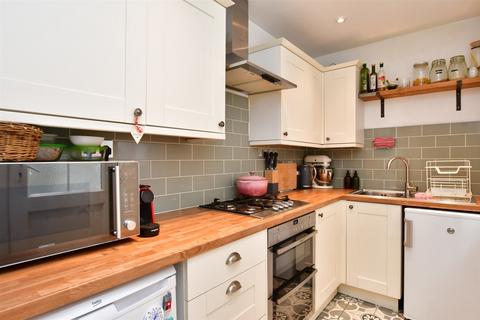 56 Farningham Road, Caterham, CR3 6LJ