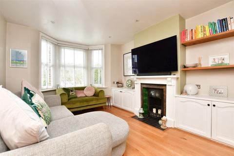 56 Farningham Road, Caterham, CR3 6LJ