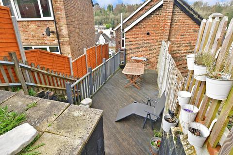 56 Farningham Road, Caterham, CR3 6LJ