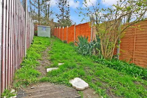 56 Farningham Road, Caterham, CR3 6LJ