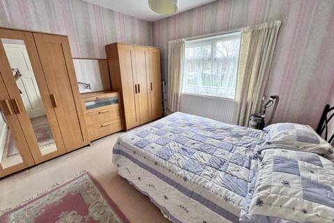 324 Meadow Head, Sheffield, S8 7UJ
