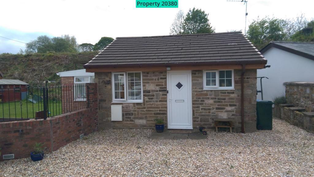 CROSSE HALL FOLD, CHORLEY, PR6 9AD 1 bed bungalow £680 pcm (£157 pw)