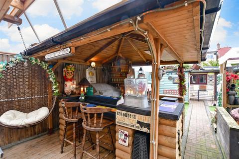 18 Grotto Hill, Margate, CT9 2BU