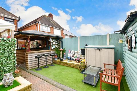 18 Grotto Hill, Margate, CT9 2BU