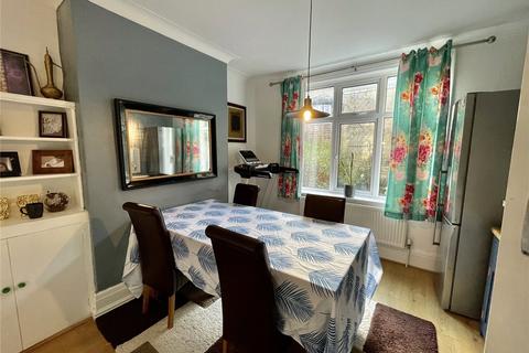3 bedroom semi-detached house for sale - Savile Drive, Halifax, West Yorkshire, HX1