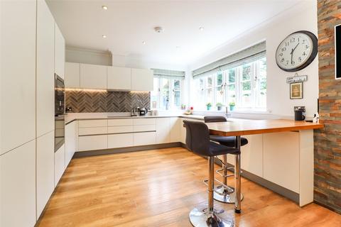 5 bedroom detached house for sale, Ewshot Gardens, Farnham GU10