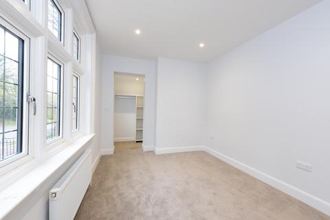 2 bedroom apartment to rent, Farnham Road, Farnham GU10