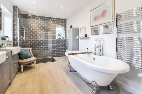 4 bedroom link detached house for sale - Hook RG27