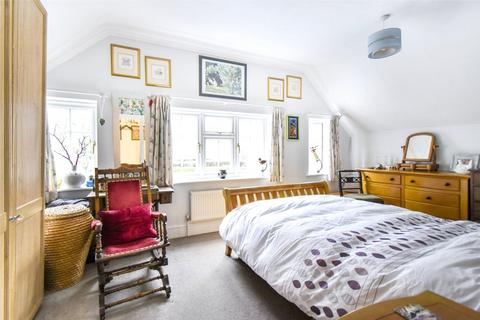 Kedron Newnham Road, Newnham, Hook, RG27 9AE