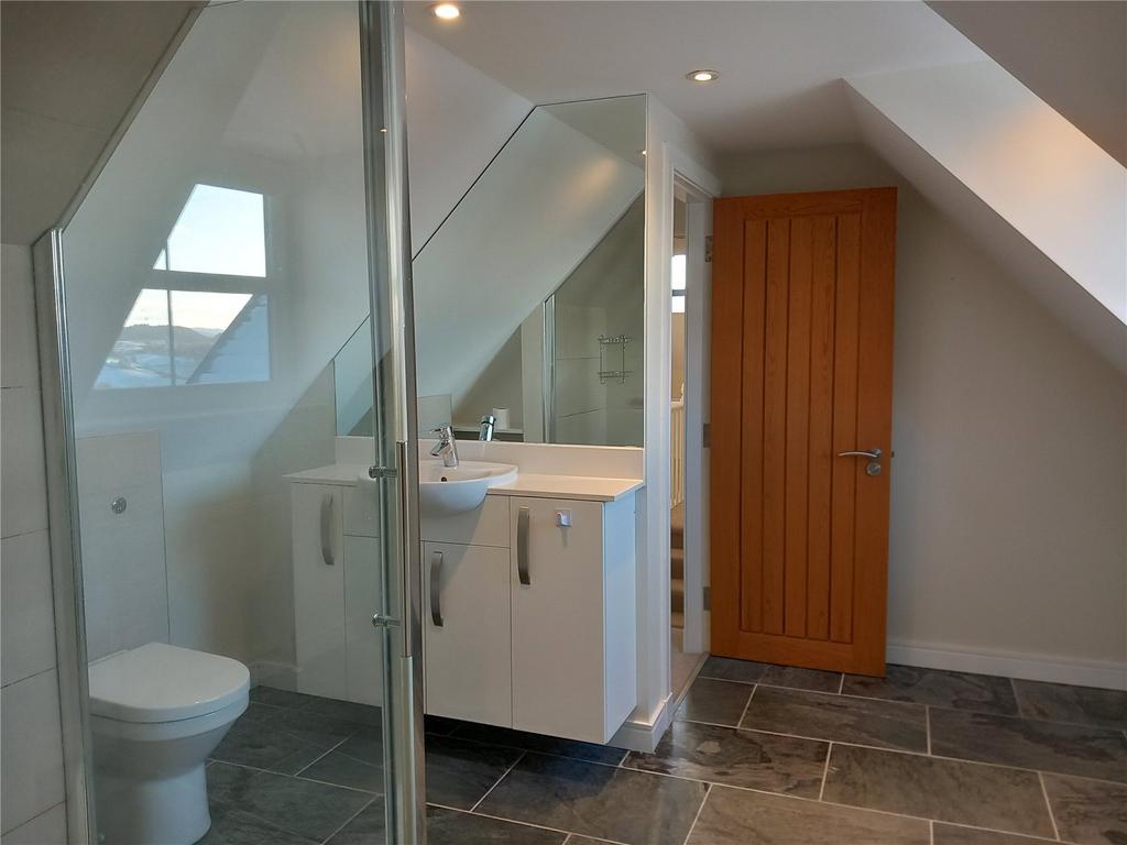 Upper Shower Room