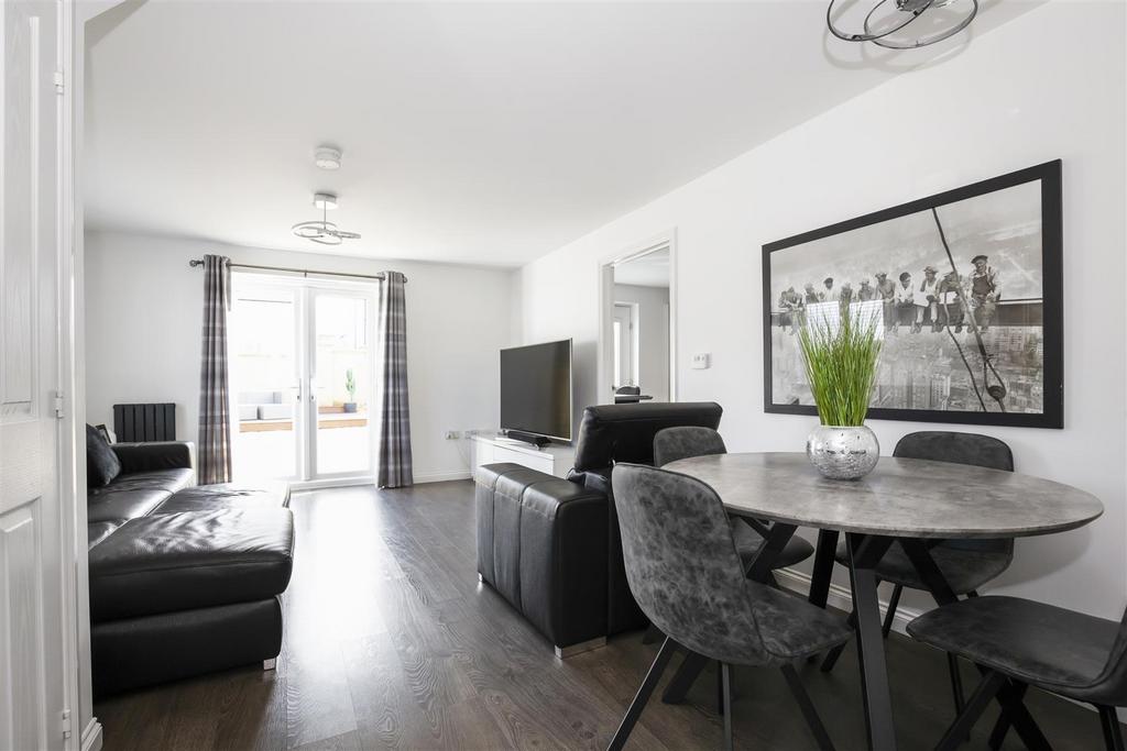 29 Russell Avenue 09.jpg