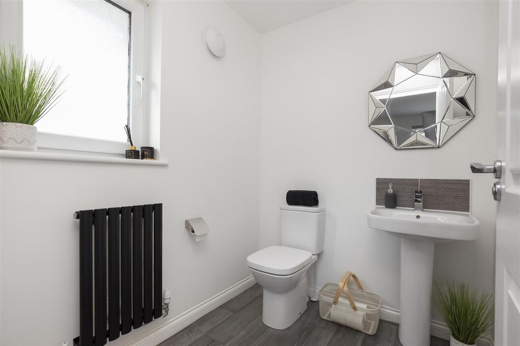 29 Russell Avenue 19.jpg