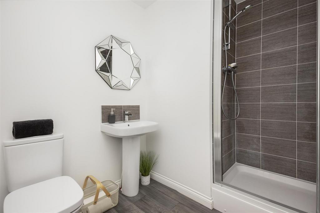 29 Russell Avenue 20.jpg