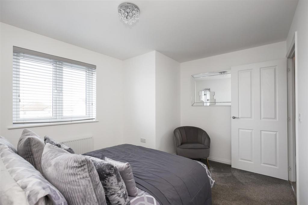 29 Russell Avenue 22.jpg