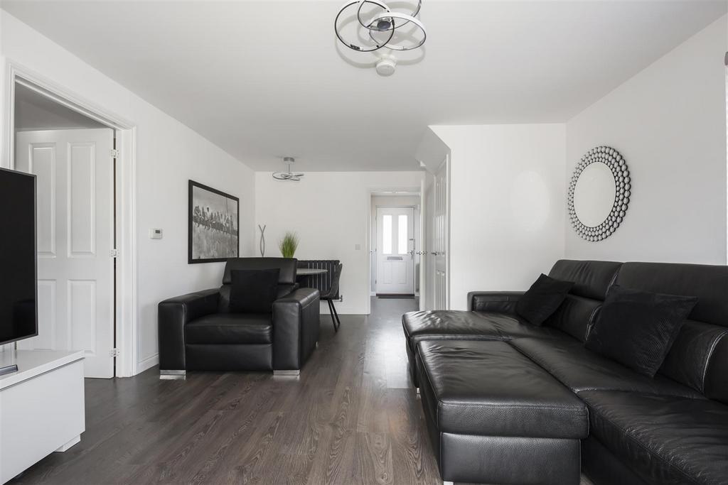 29 Russell Avenue 12.jpg