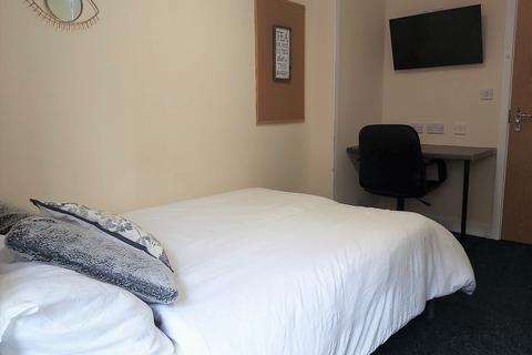 undefined, High Street, Hull, HU1