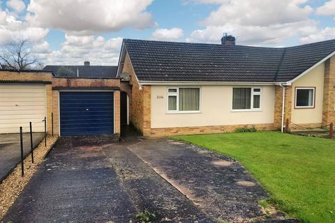 2 bedroom bungalow to rent, Newman Close, Glastonbury BA6