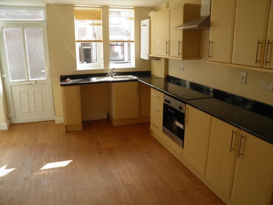 RAY STREET,HEANOR, DERBYSHIRE 3 bed semidetached house £795 pcm (£