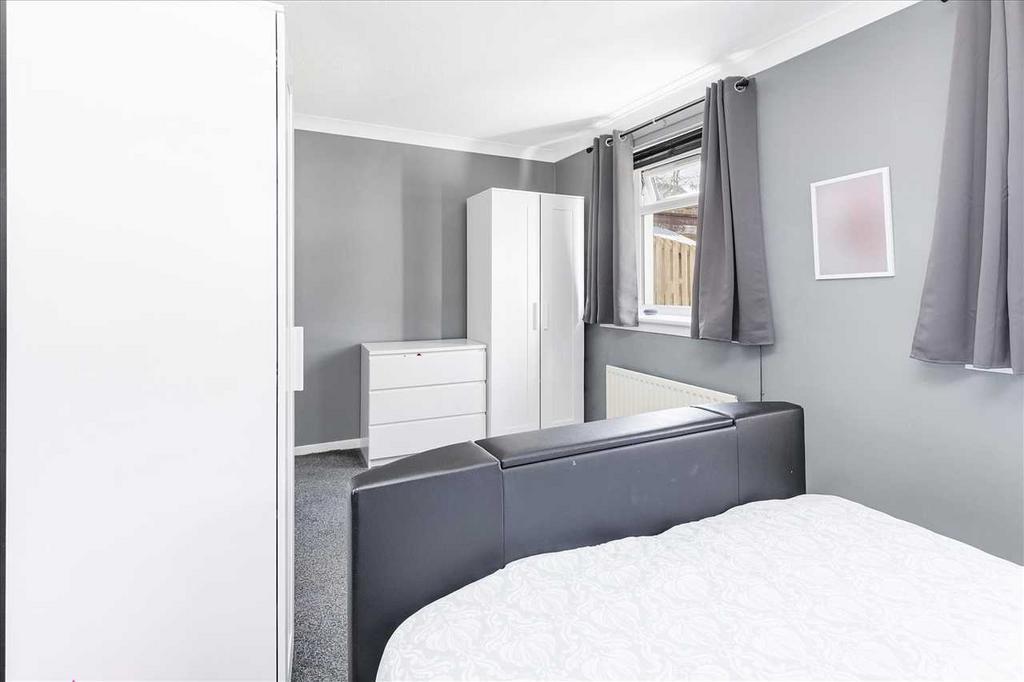 Bedroom One (2)