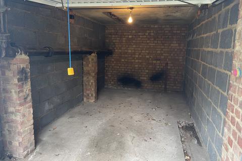 Garage to rent - Colney Hatch Lane, Muswell Hill, N10